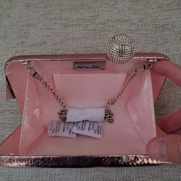✨ NINA ✨ NEW! Kimberly Minaudière Crystal Clasp Metallic Clutch - [ Light Pink] - Picture 9 of 12